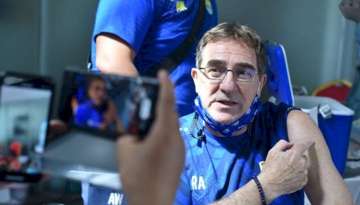 Seluruh Pemain Persib Sudah Divaksin, Robert Sebut Ada Masalah di Pemain Asing